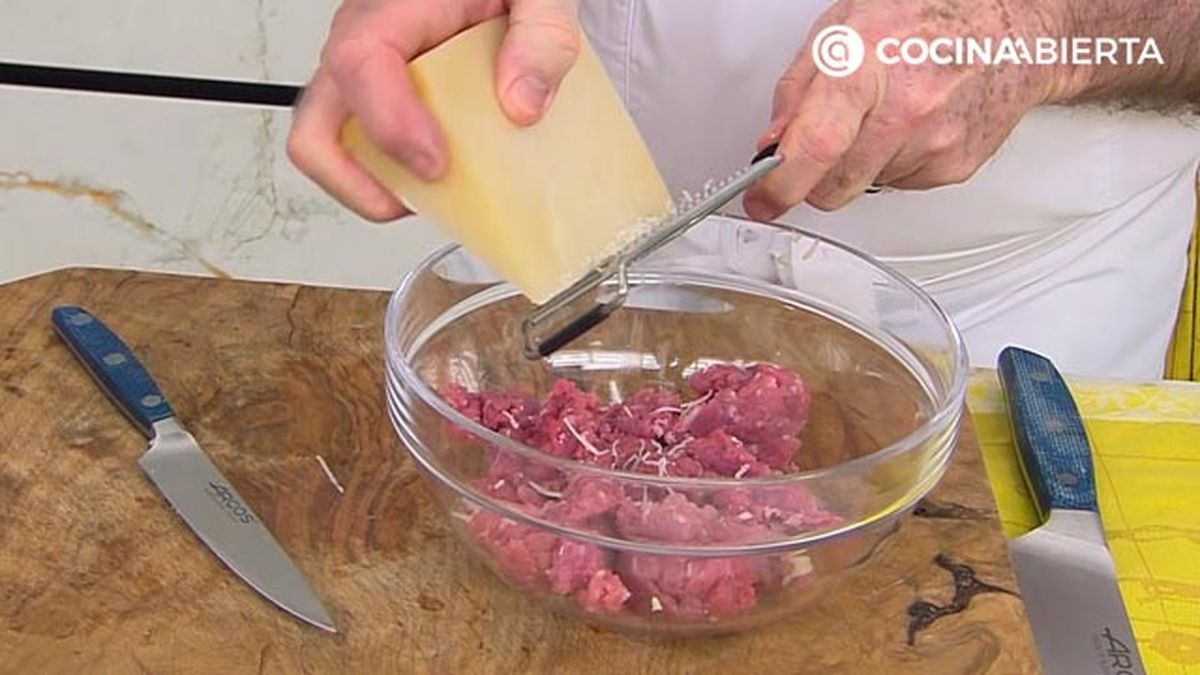 receta tallarines con albondigas de ternera y queso en alsa tomate karlos arguinano karl6715 paso2