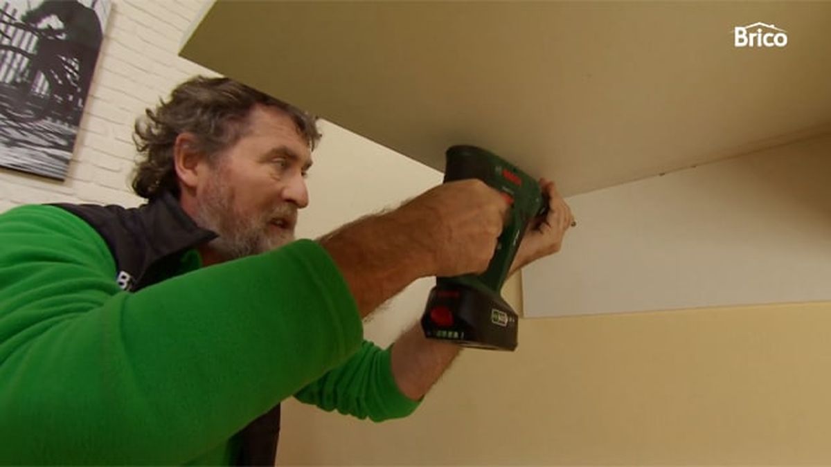 Cómo hacer un escritorio abatible paso 11