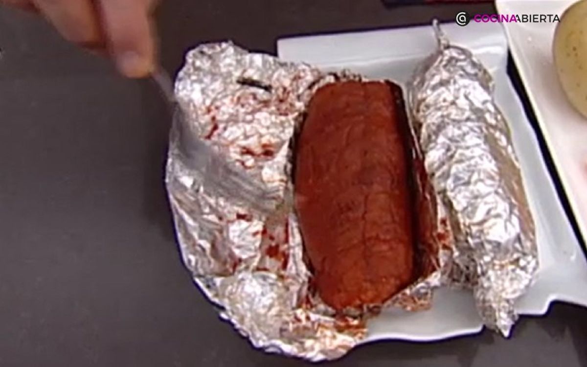 Espera a que se enfríe un poco para desenvolverlo