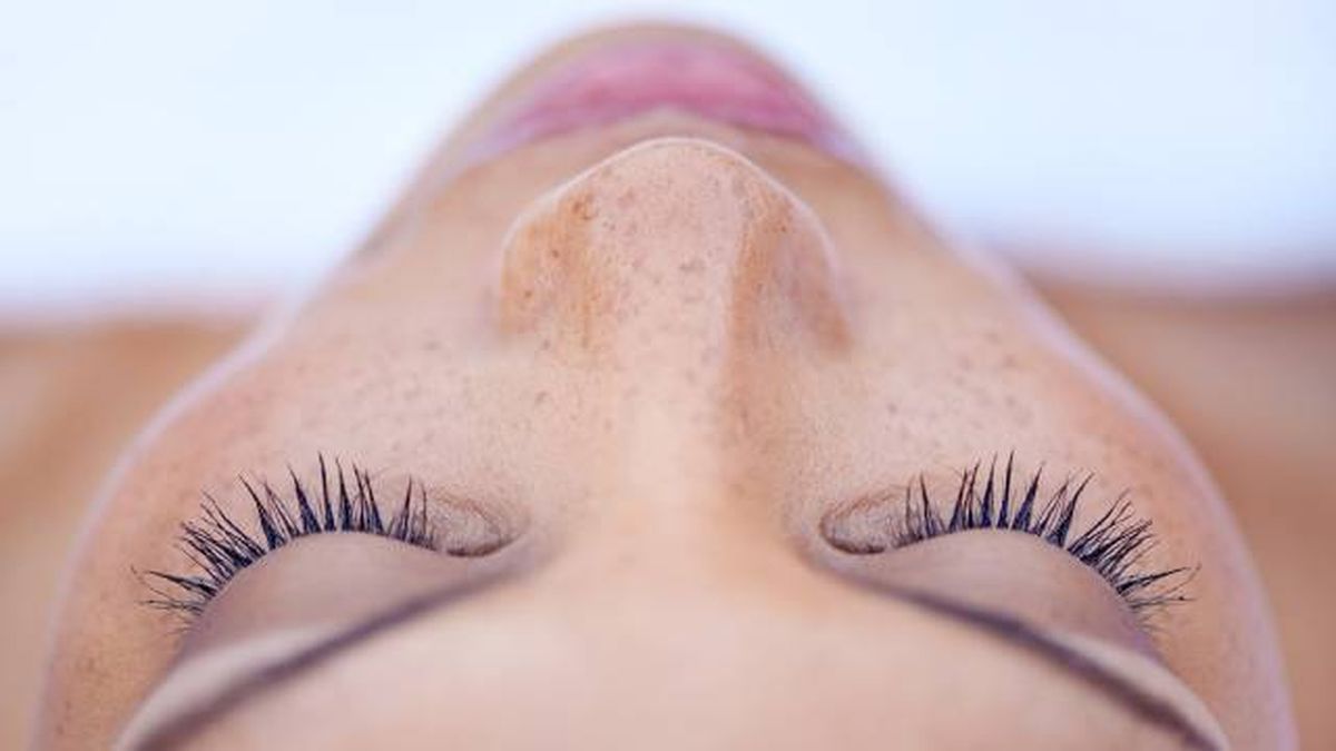 como hacer crecer las pestanas con productos naturales perfil