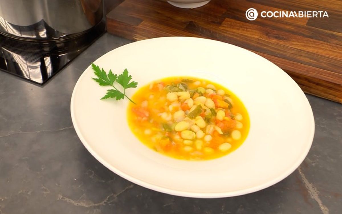 Decora con una hoja de perejil