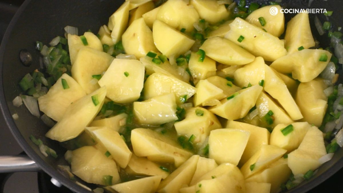receta patatas a la marinera paso 1