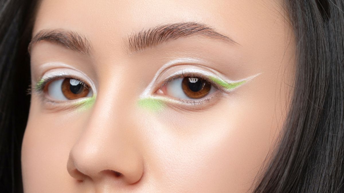 estas son las 6 tendencias mas importantes en el mundo del maquillaje para 2023 delineador