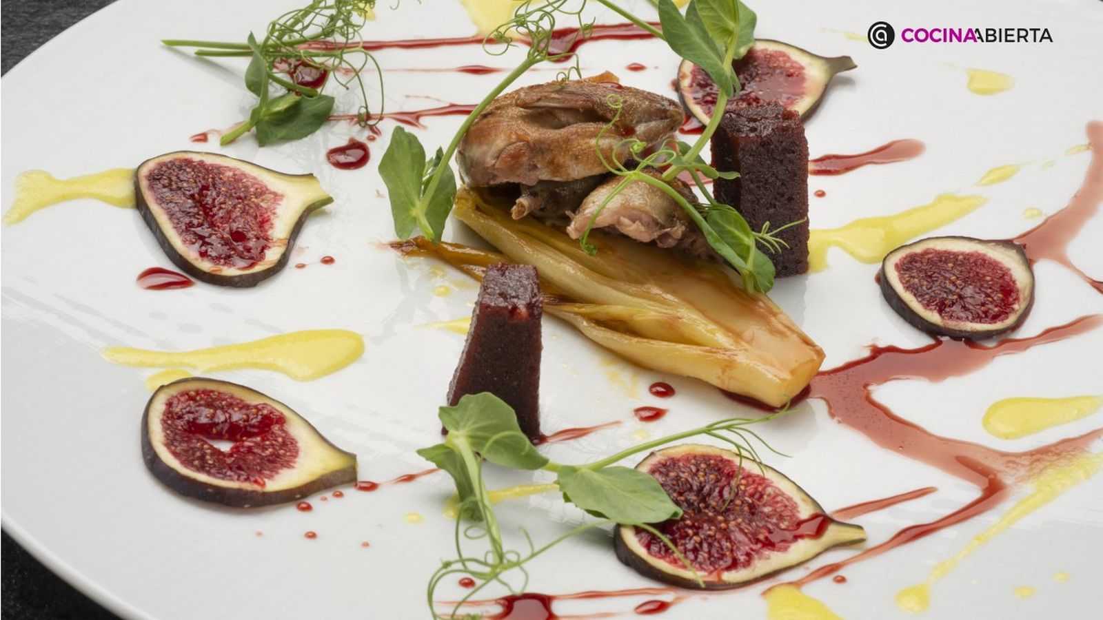 Codornices asadas, higos, crema de limequat y salsa de ciruelas, la receta de Martín Berasategui