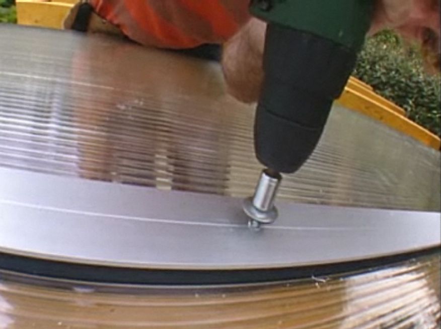 Cubierta de policarbonato para pérgola paso 5