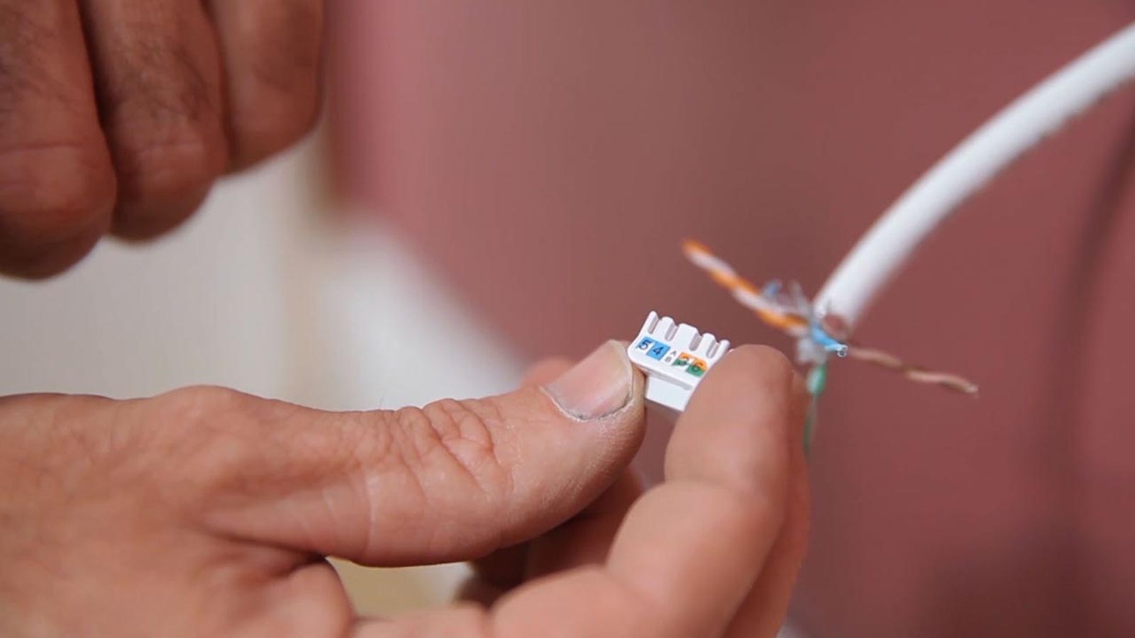 Cómo conectar una toma de red RJ45 paso 4
