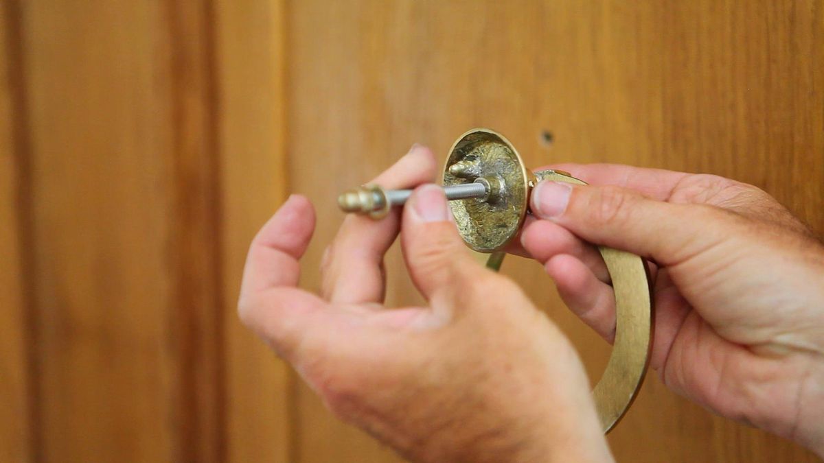 BRIC0_801_instalar una aldaba paso4