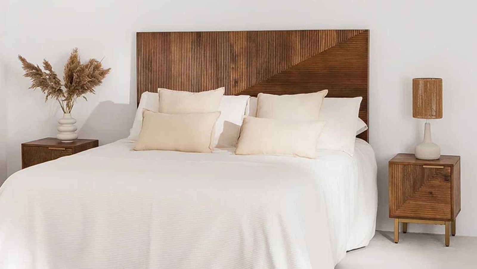 Cabecero de cama de madera de mango Baty de Sklum.