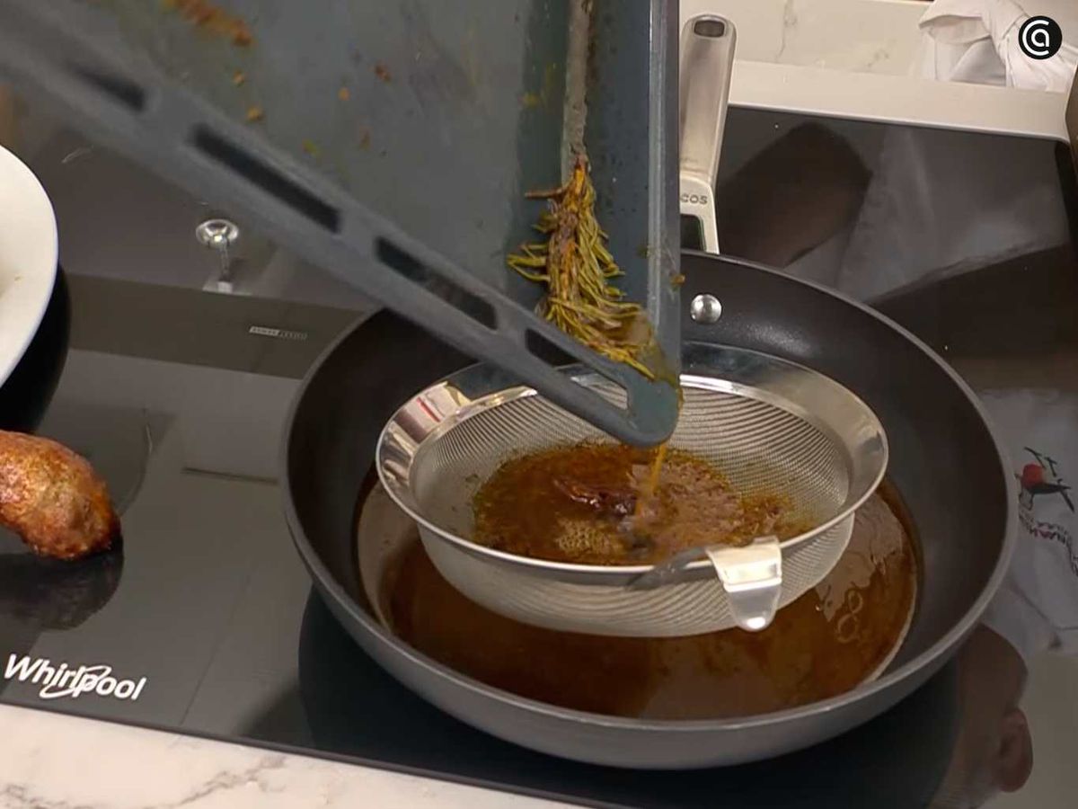 Reduce la salsa de naranja