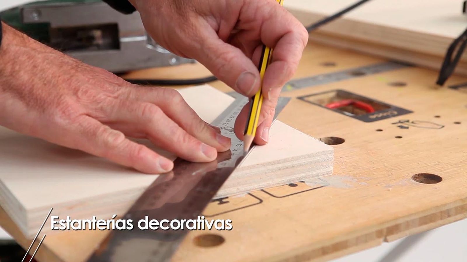 Como hacer cajas de madera para decorar la pared paso 2
