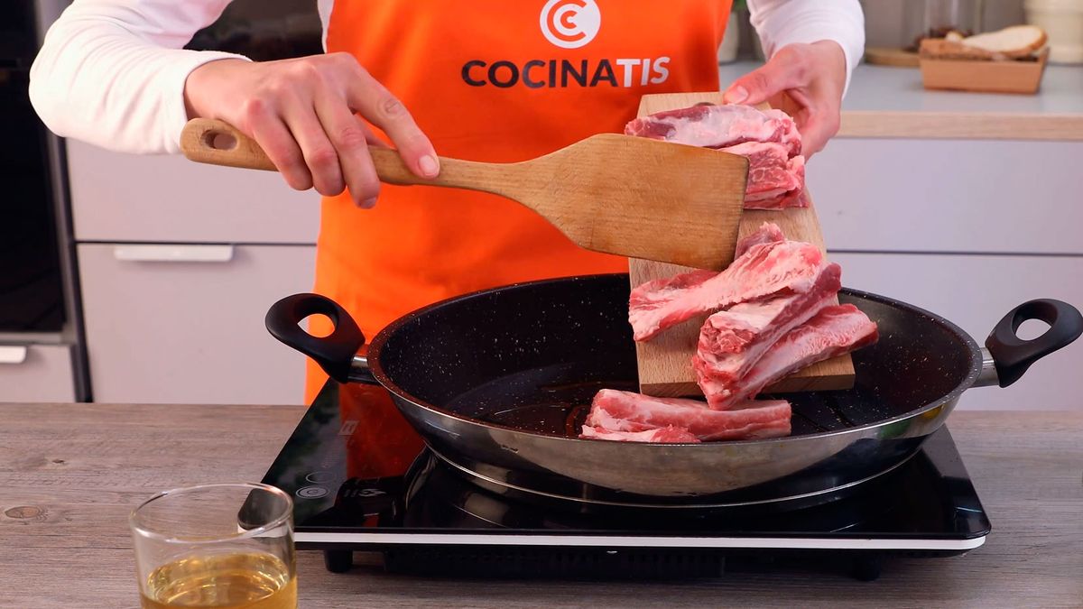 Receta de arroz con costillas   paso 2