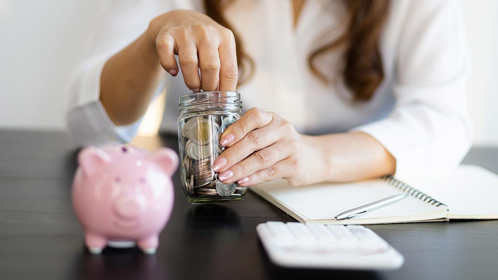 como ahorrar dinero con el sencillo metodo de los cantaros