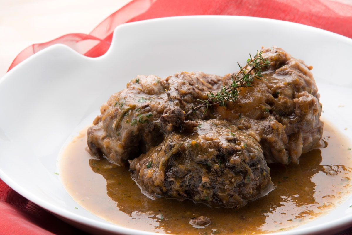 5481 1 Liebre en salsa con rabo de ternera (866) xl