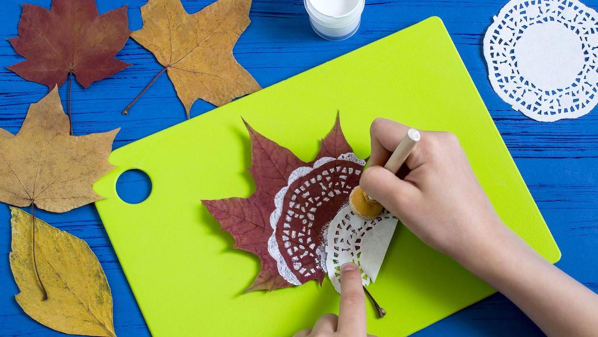 pintar mandalas hojas secas paso 2