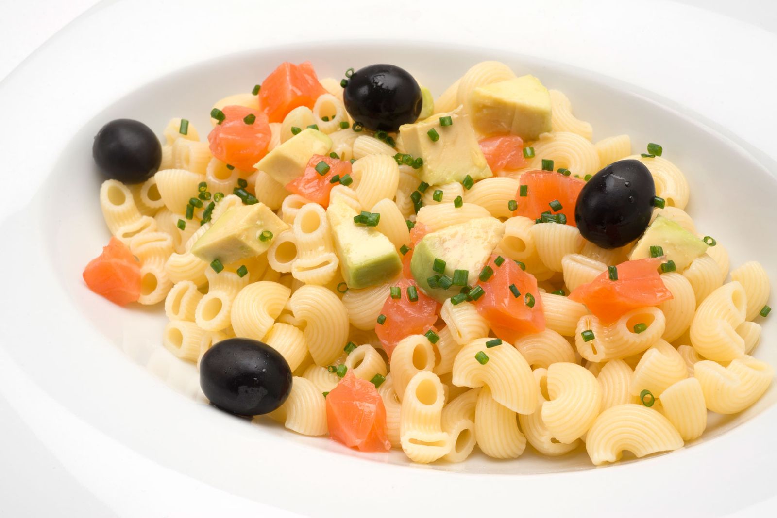 5629 2 Ensalada de pasta, aguacate y salmon xl