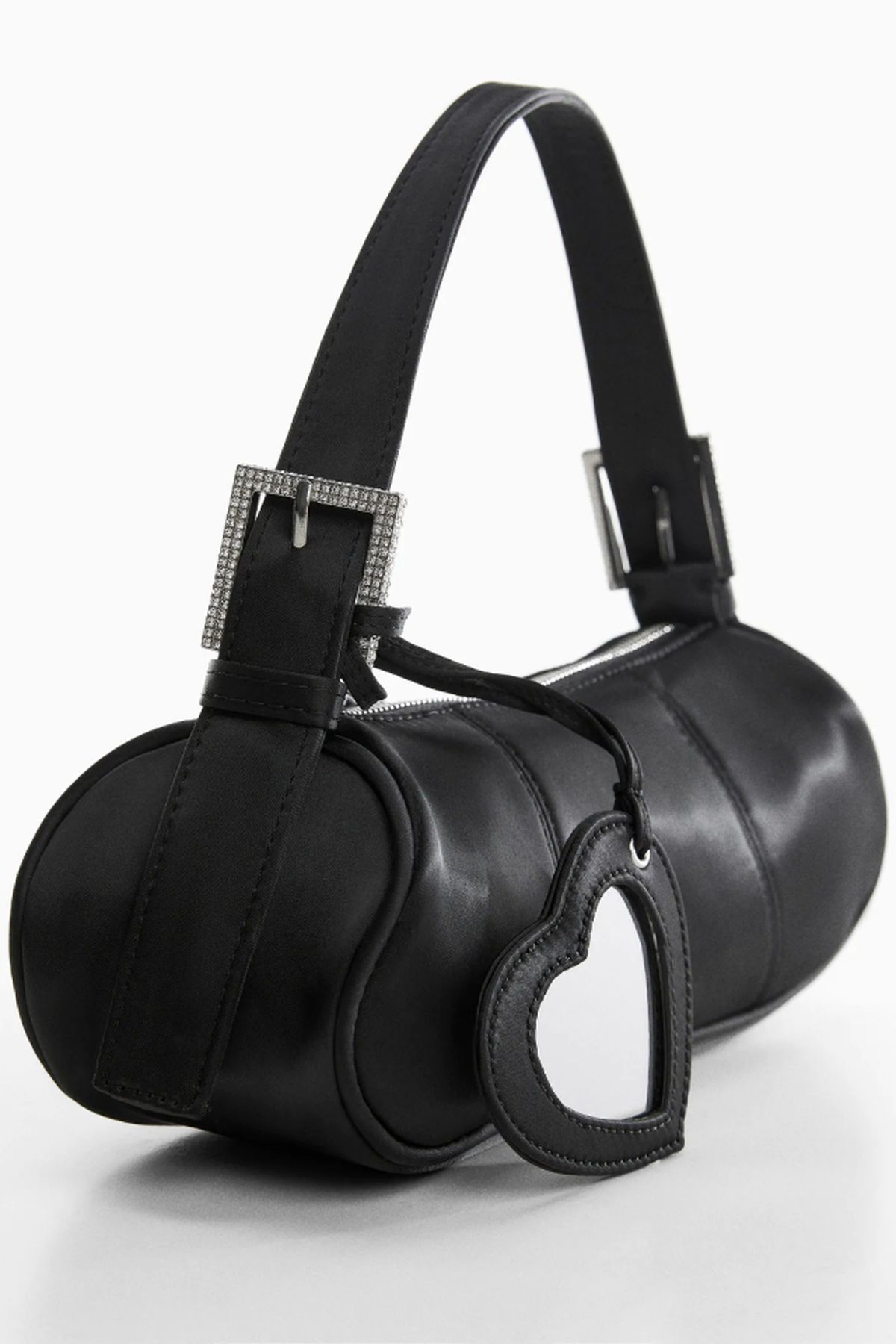 la nueva colaboracion de Camille x Mango que hara temblar a los disenos de Zara bolso