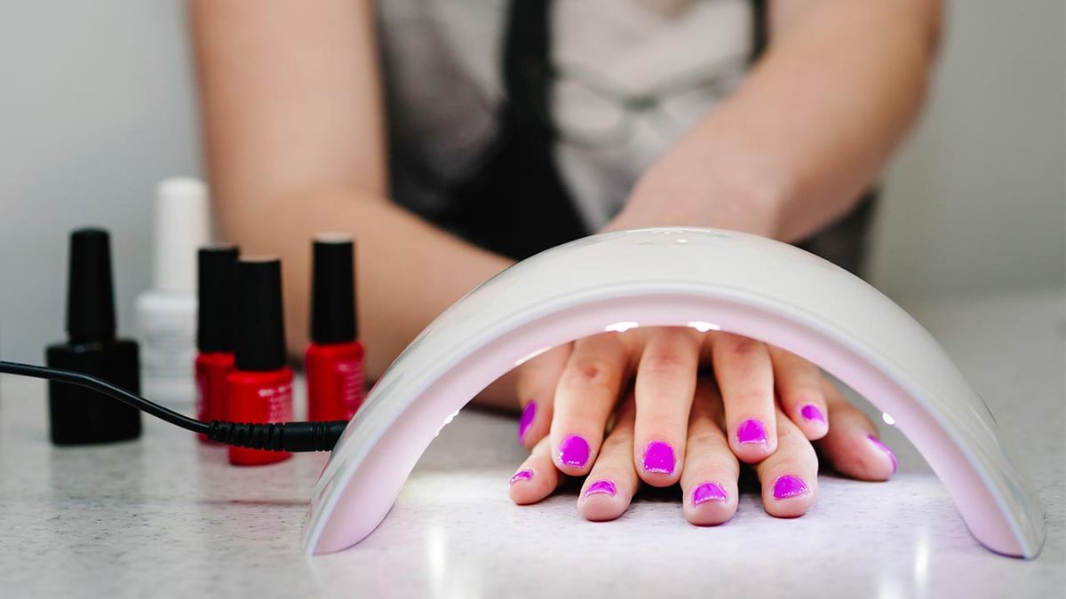 belleza como hacer esmalte de gel unas en casa lampara UV