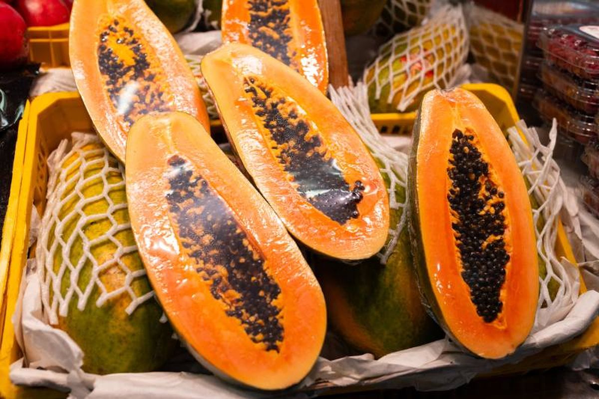 La parte interna de las frutas melón, sandía, piña y papaya puede presentar mayor riesgo de contaminación microbiana