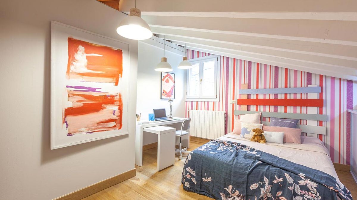 Deco723 Dormitorio infantil luminoso y personalizado después