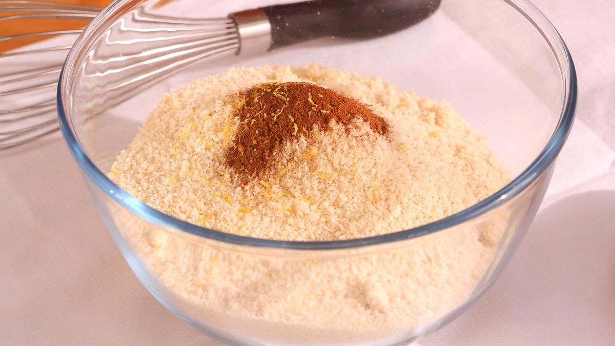 Sirve la tarta de Santiago paso 1