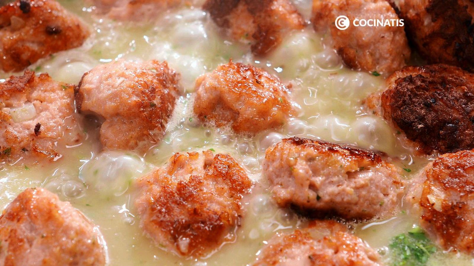Albóndigas de pollo en salsa