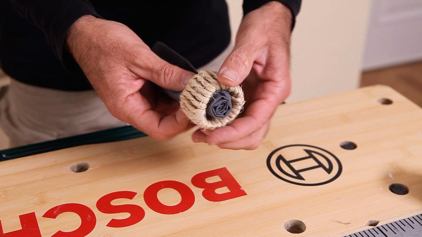 Hacer servilleteros de cuerda paso 9