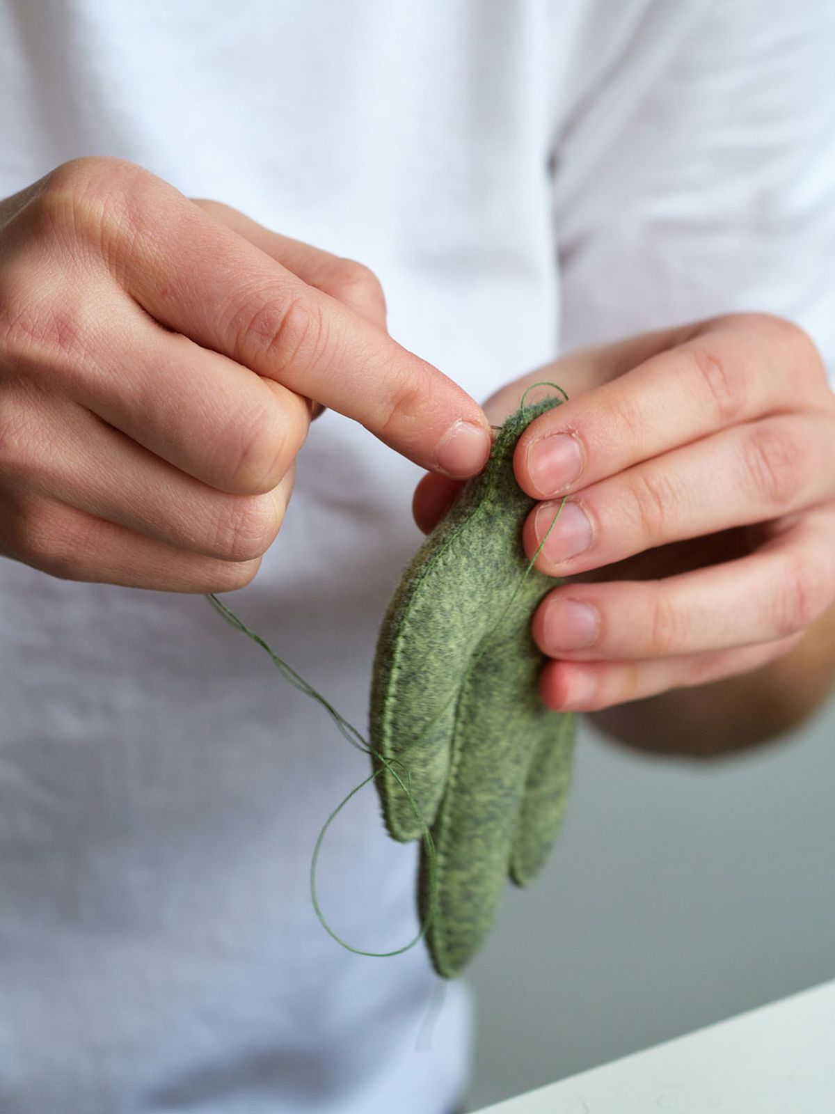 como hacer un cactus de fieltro paso 2