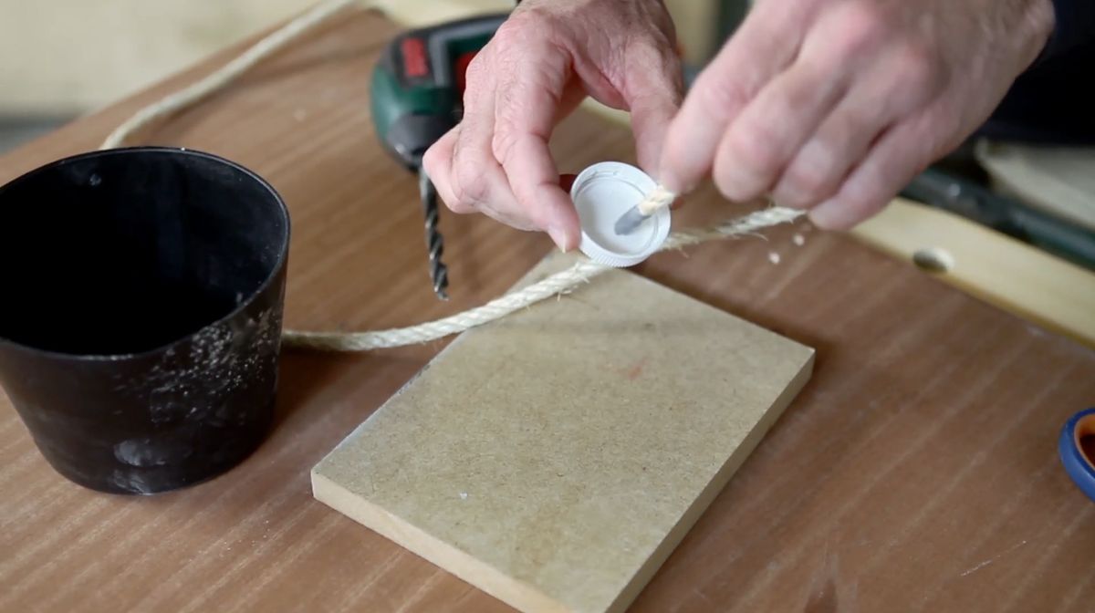 Hacer un retenedor de puerta paso 4