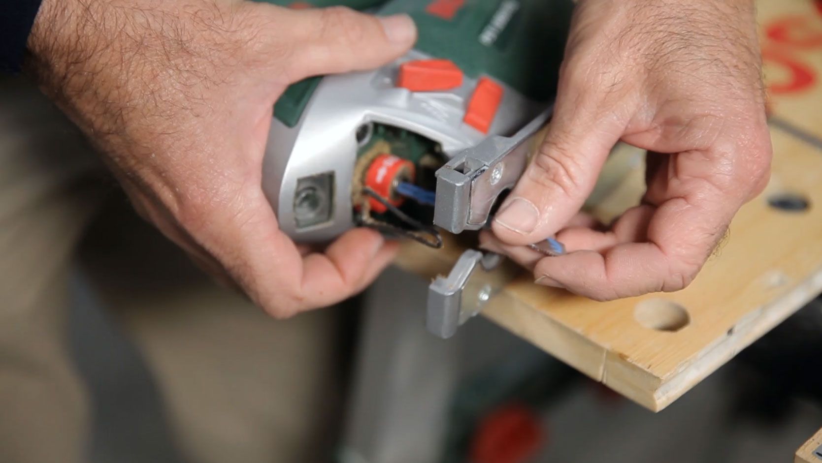 Cómo hacer un portaretratos de madera paso 3