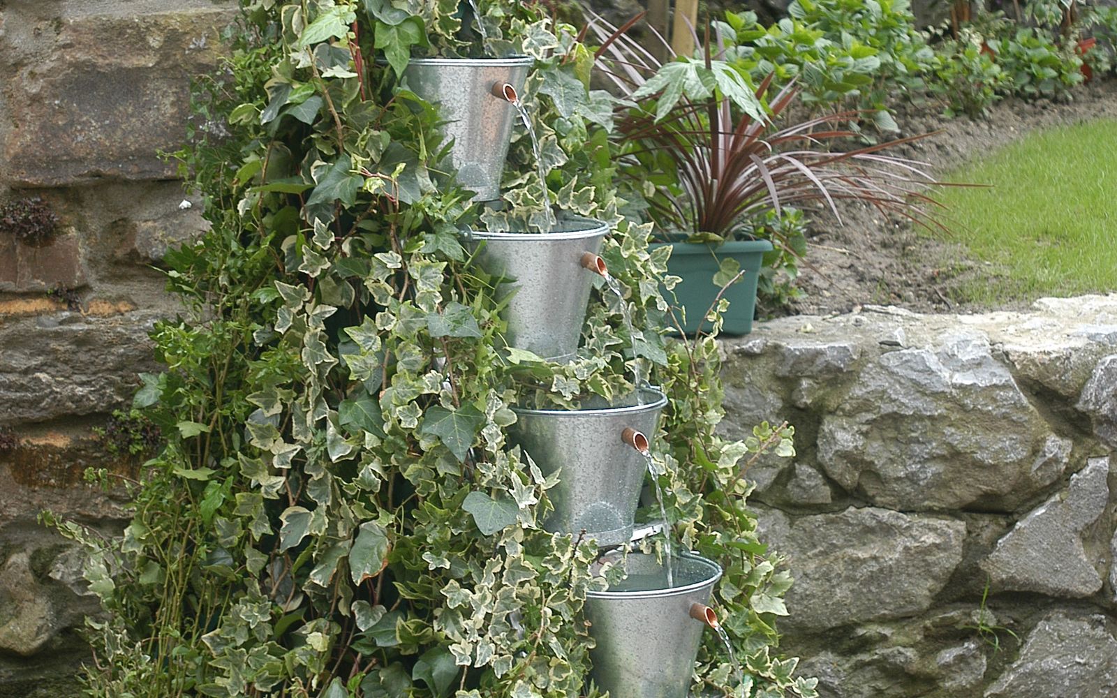 brico 0369 fuente escalonada intro