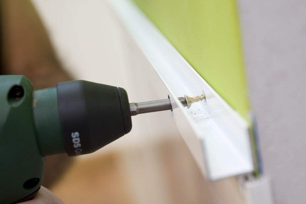 Rail colgador paso 18