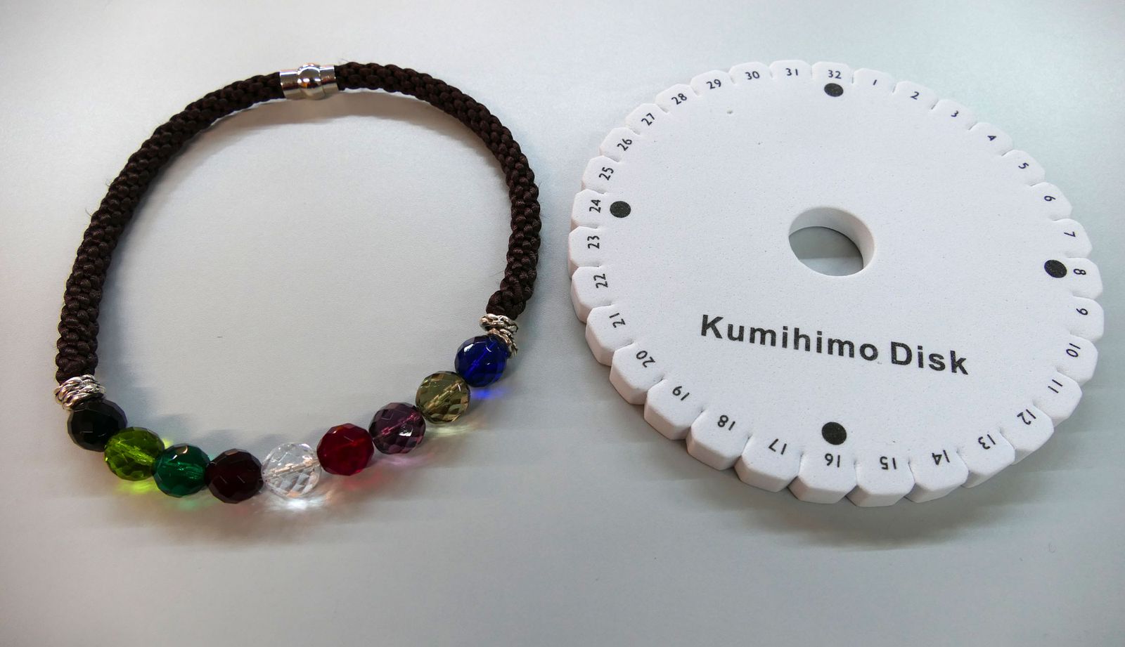 collar kumihimo cuentas