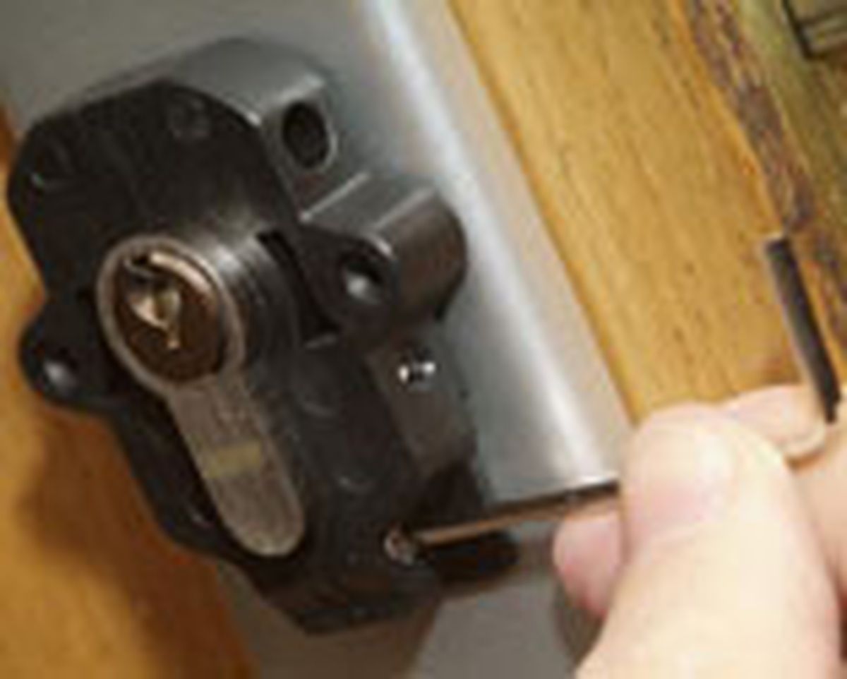 briconsejo 2 0450 Automatizar cerradura existente paso 3