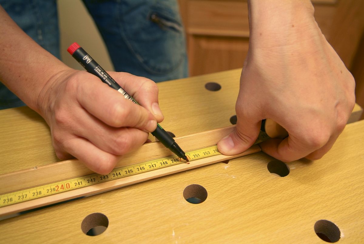 brico 0507 2 como colocar cantoneras pared paso 2