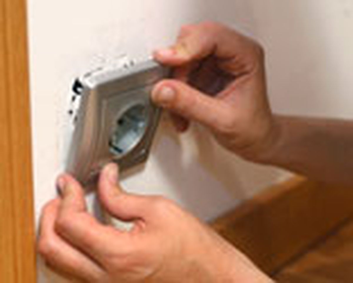 483 (2) Sustitucion de embellecedores en sist de encendido electrico paso2