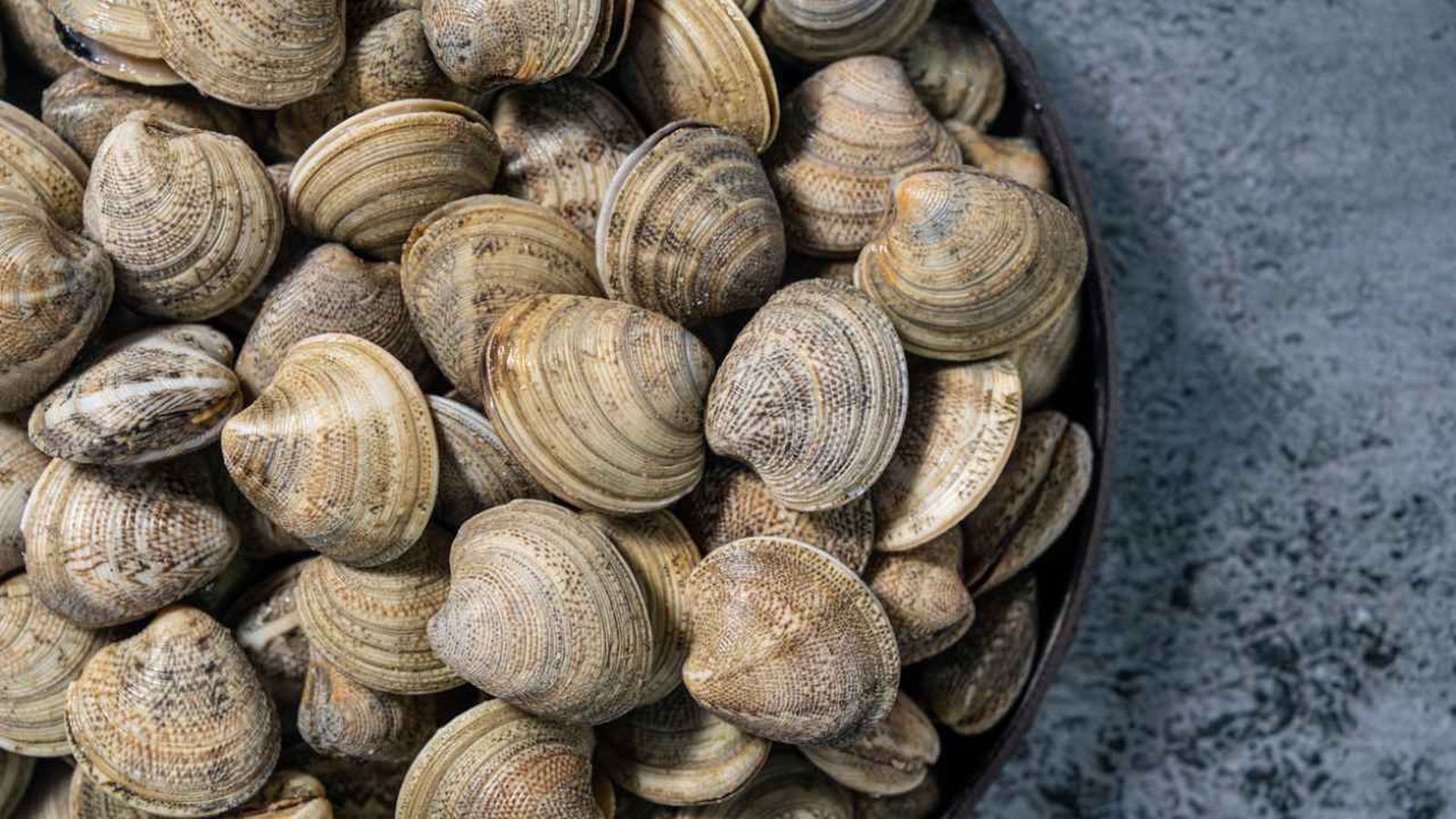 Evita sorpresas cuando comas almejas con este sencillo, pero infalible truco