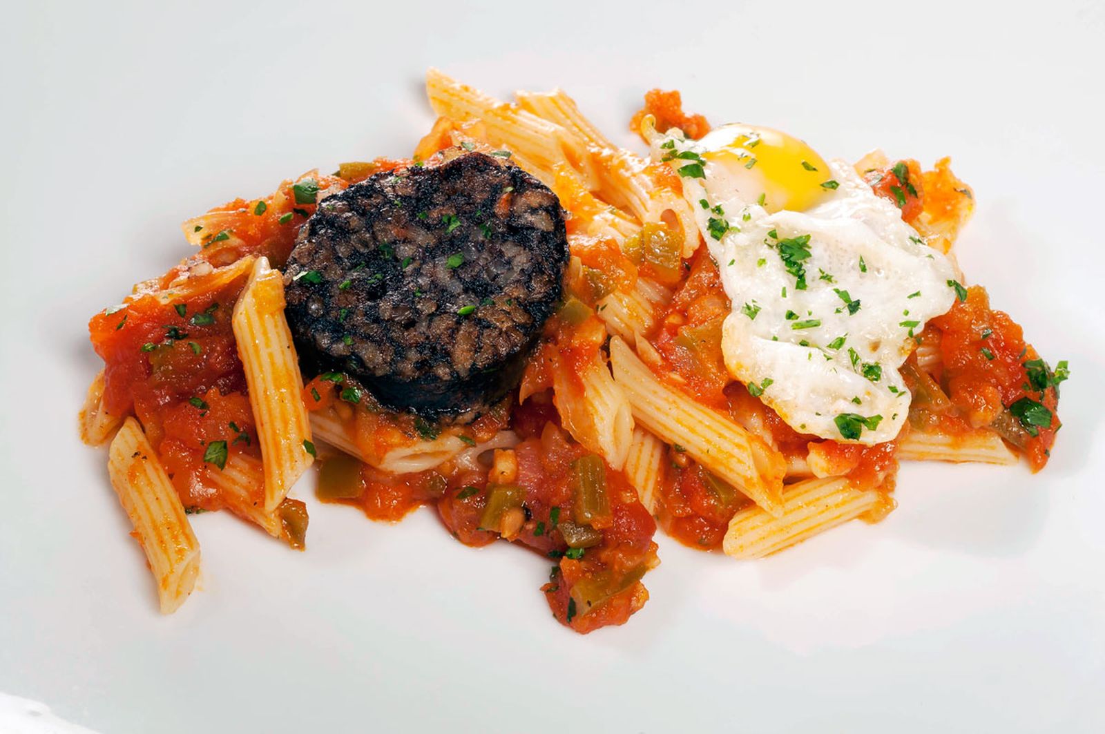 1570 Entomata con pasta, huevo y morcilla (754) xl