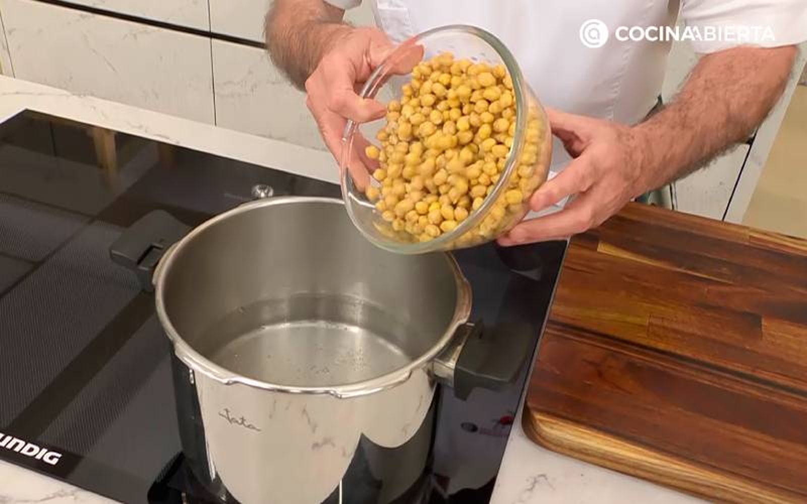 La temperatura del agua, clave en la cocción de los garbanzos