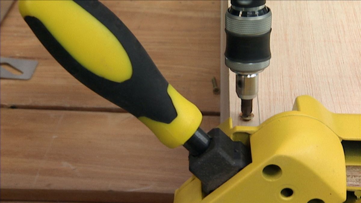 Instalar inodoro suspendido paso 5