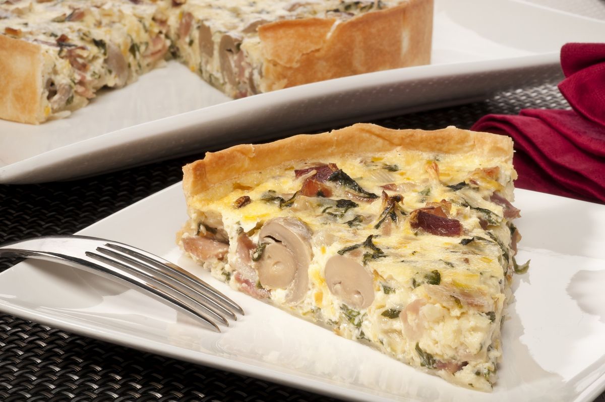 320. TARTA DE CHAMPIÑONES Y BAICON Y QUESO