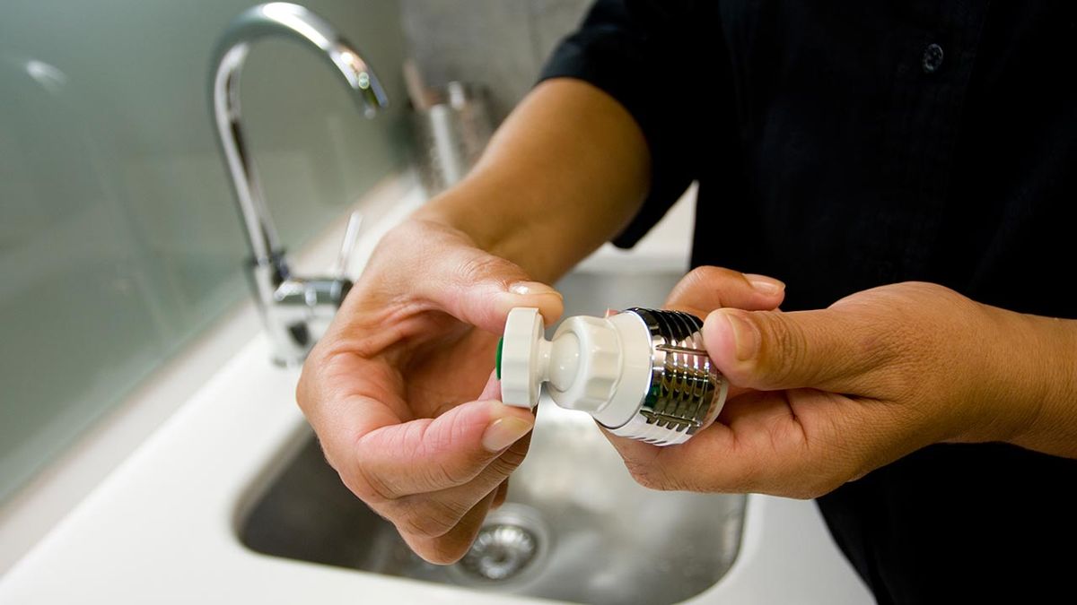 brico 0525 1 economizador atomizador grifo paso 1