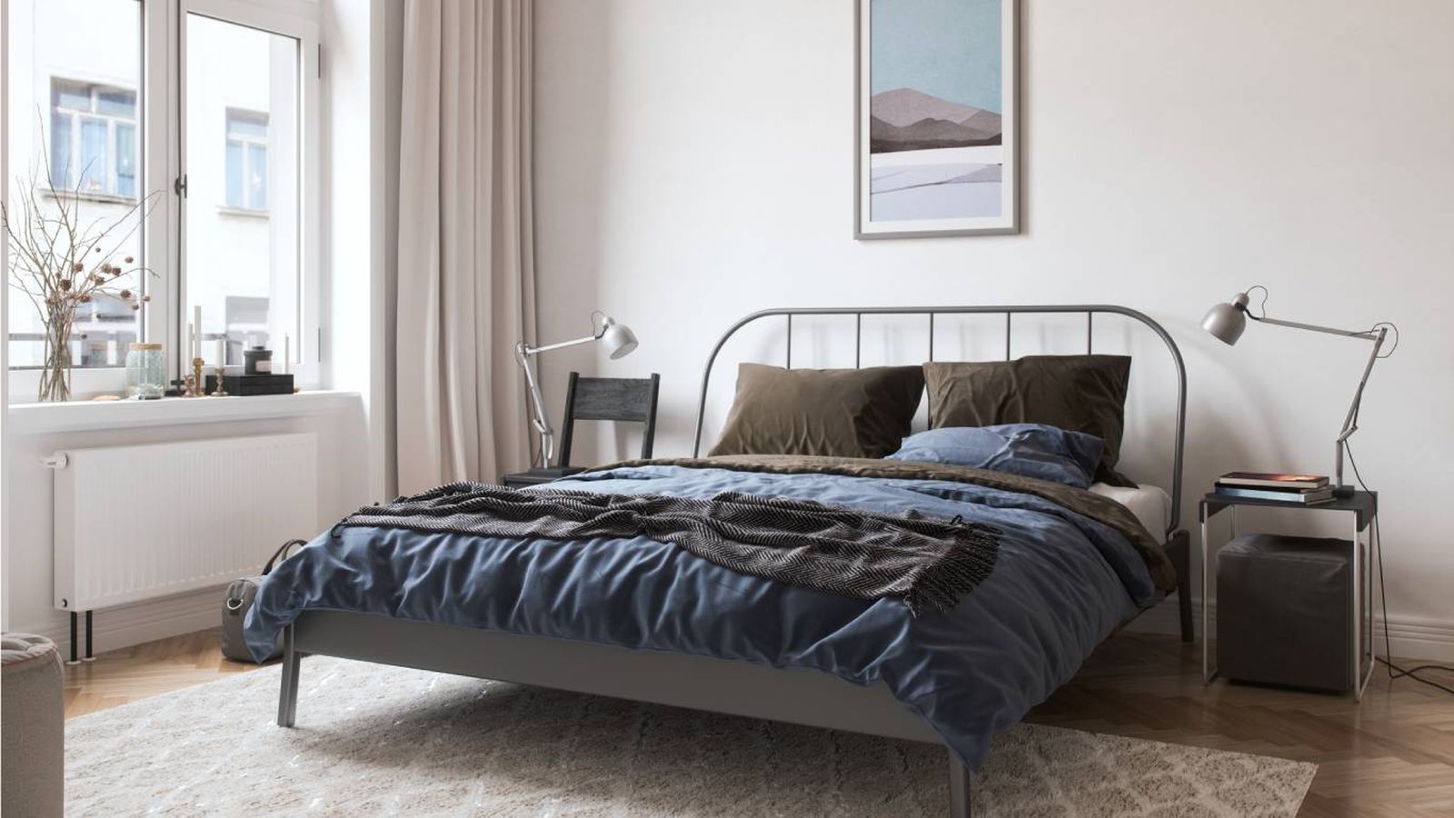 Un cabecero de cama de forja bien combinado puede convertir un dormitorio clásico en uno moderno.