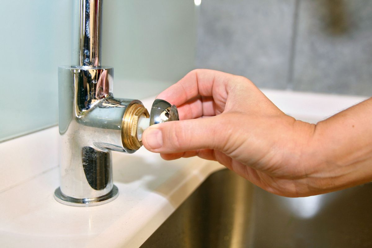 Puesta a punto de monomando de cocina paso 6