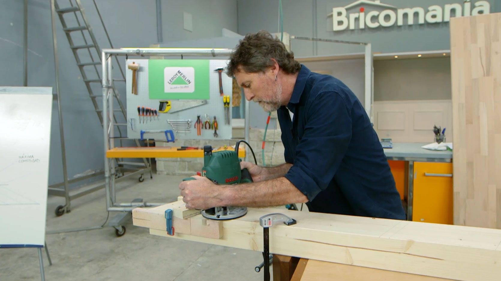 Cómo hacer una escalera de madera para el altillo paso 5