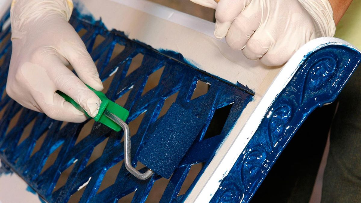 Mantenimiento de un banco de exterior paso 4