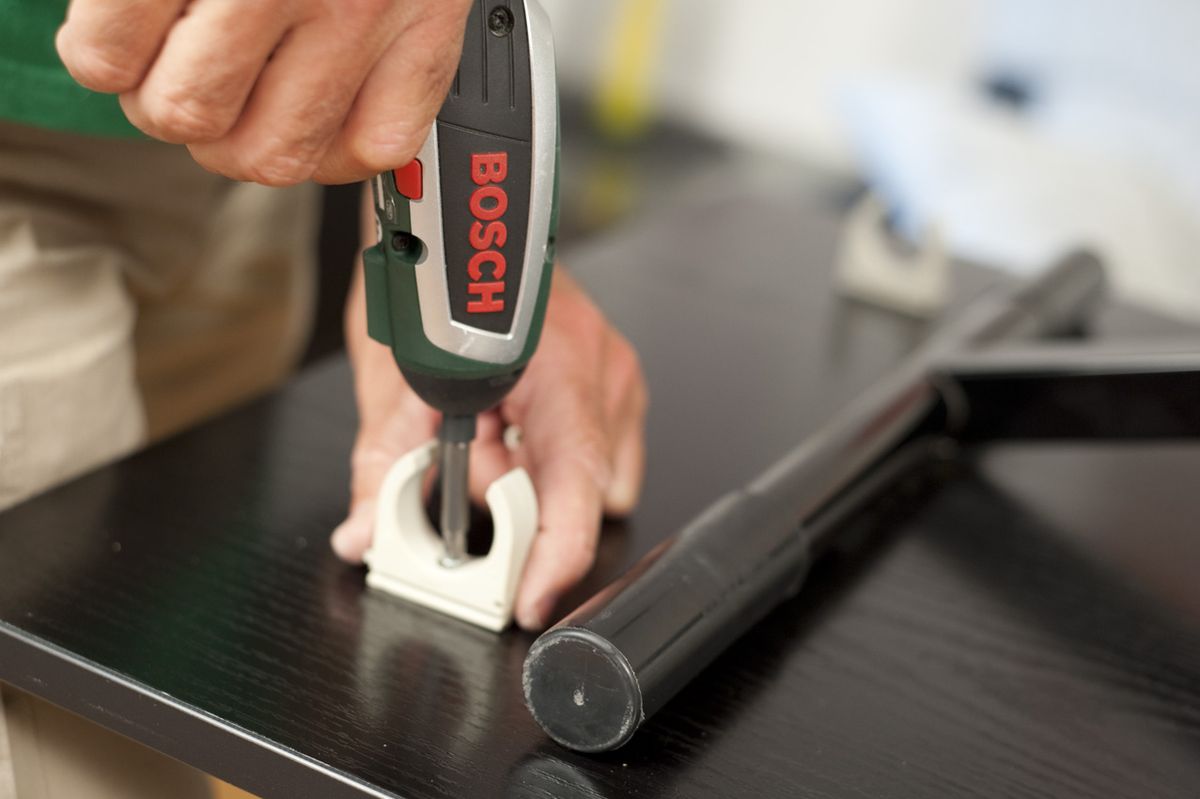 Mesa con caballete regulable paso4