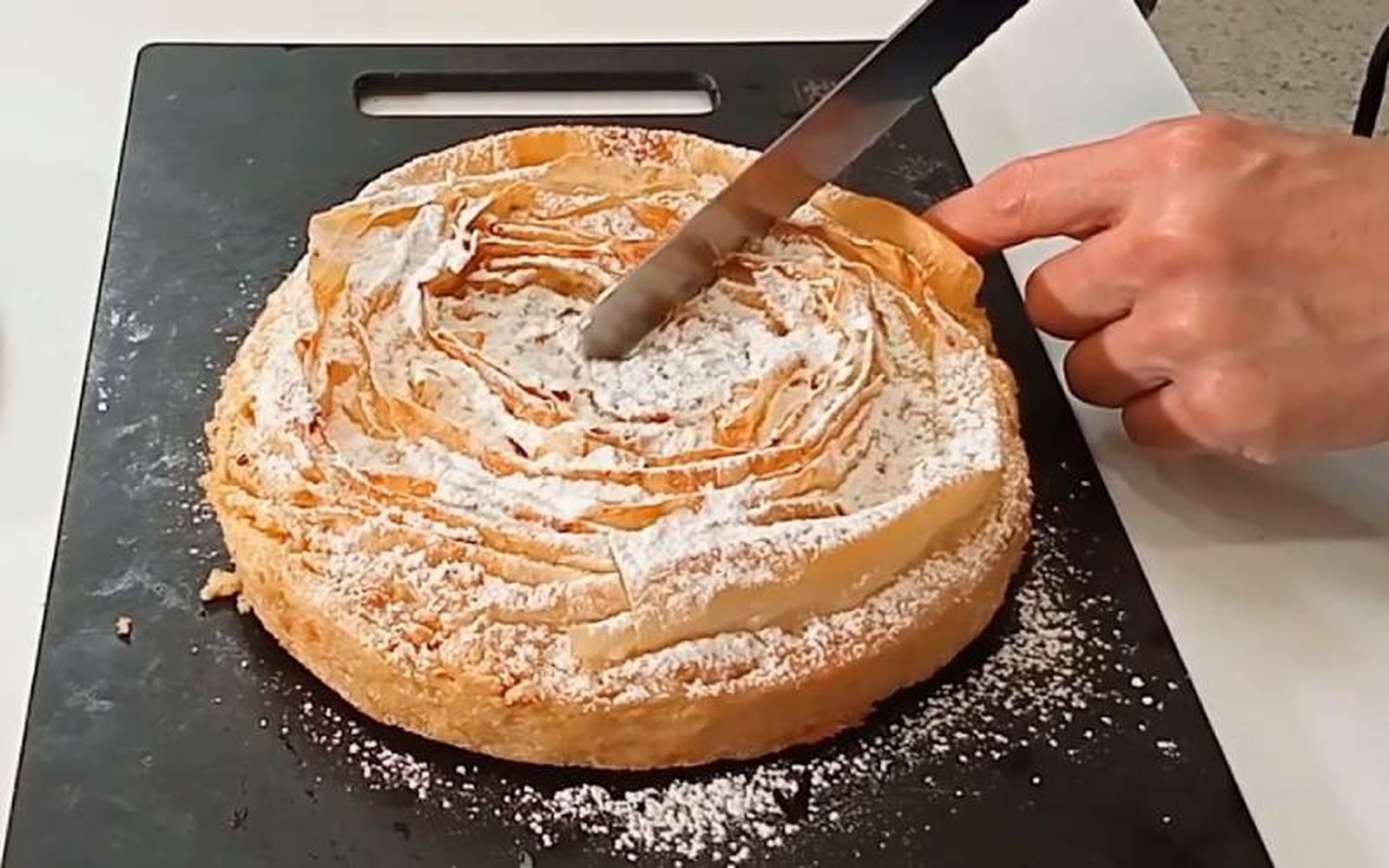 tarta flor con flan de turron y arandanos receta paso4