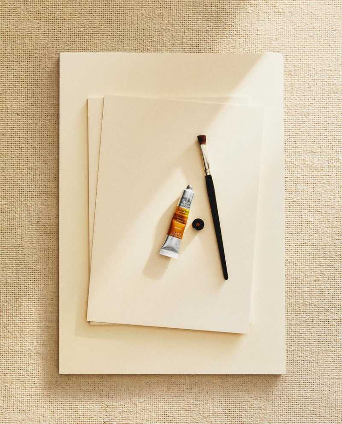 Papel grueso para óleo y acrílica.