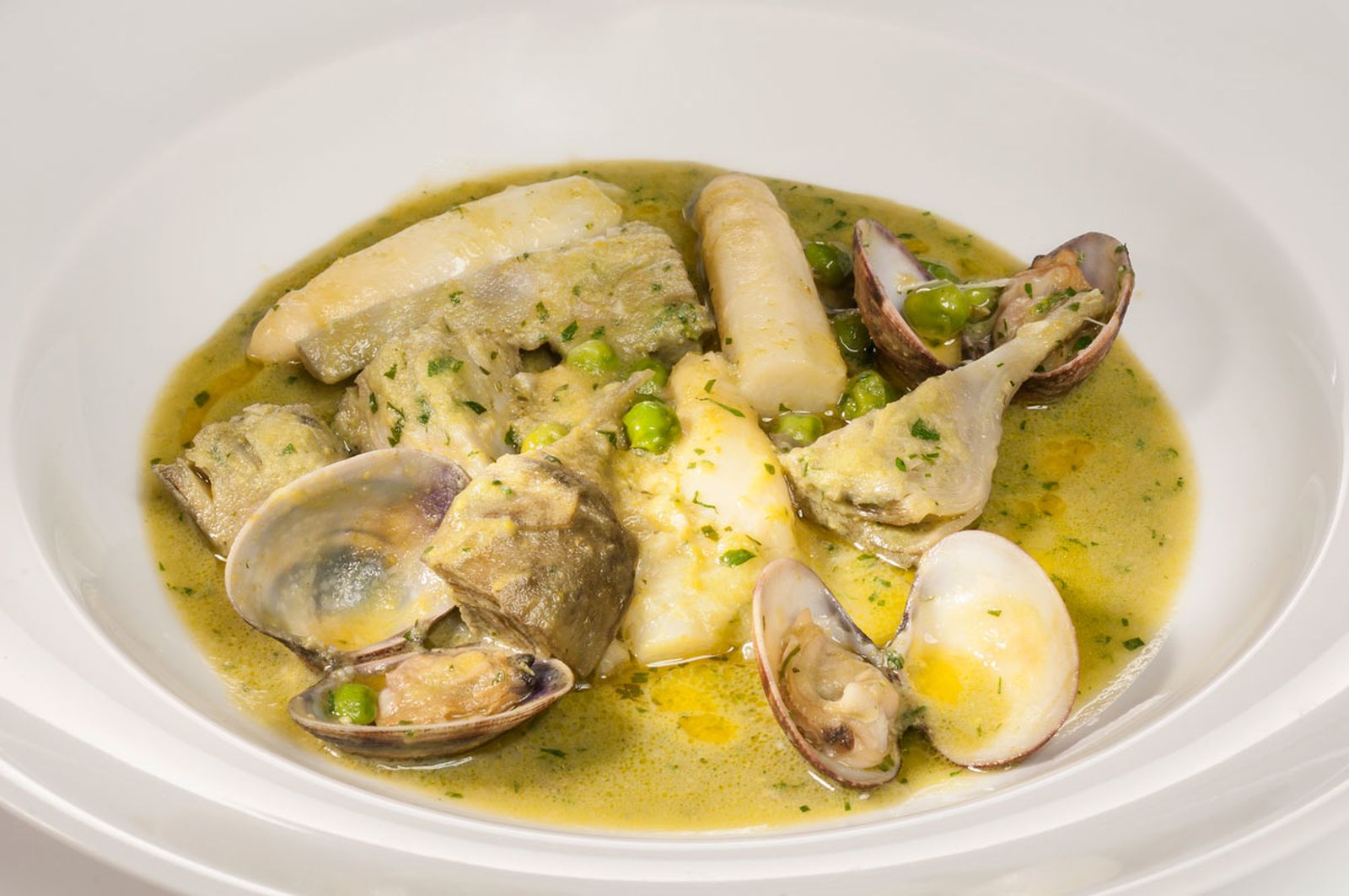 1619 Alcachofas, esparragos, almejas y guisantitos (803) xl