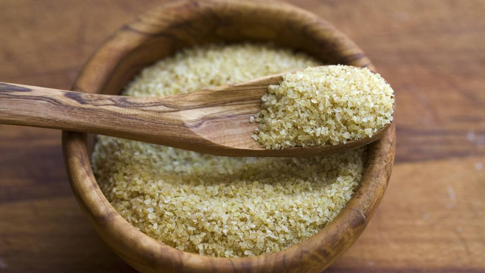 El bulgur es un grano integral de trigo duro que contiene gluten
